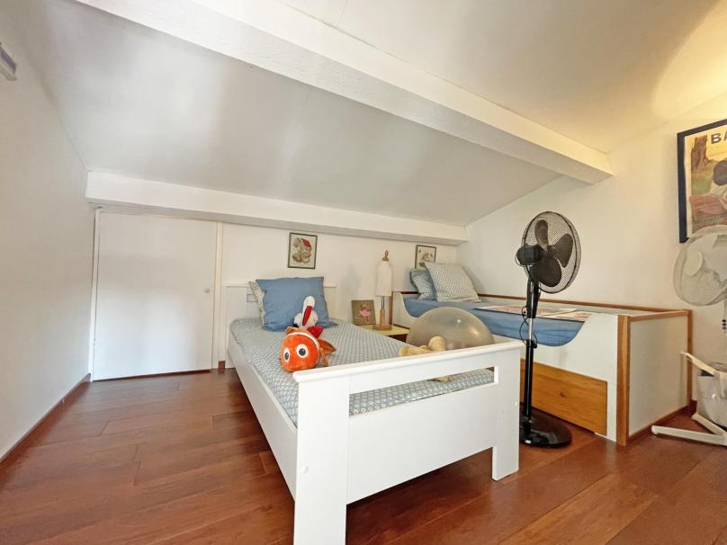 Contemporary villa of 220 ㎡ with pool and sea view