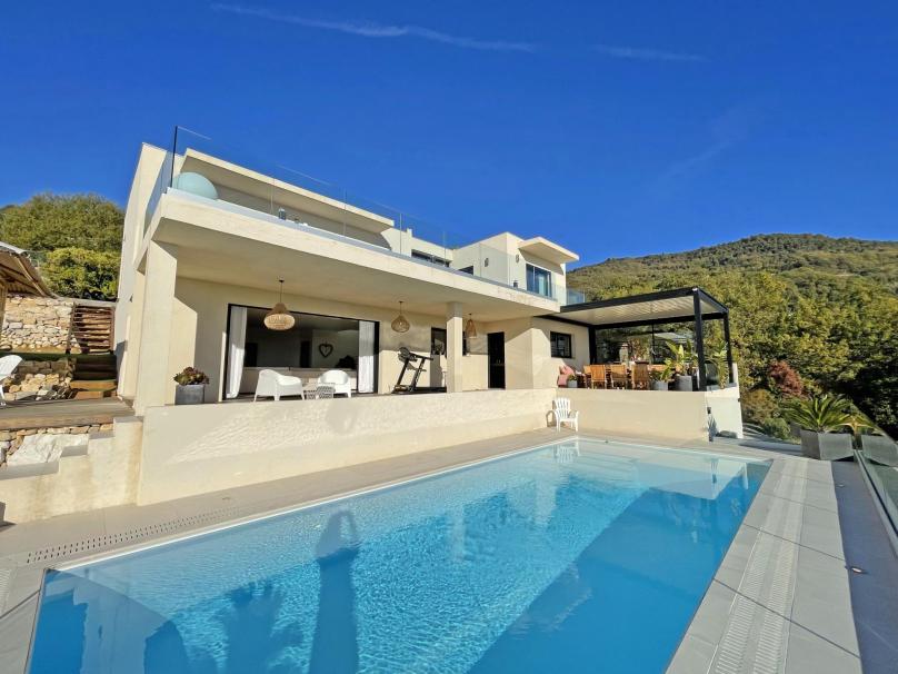 Vence Exklusivität – Zeitgenössische Villa mit Swimming Pool