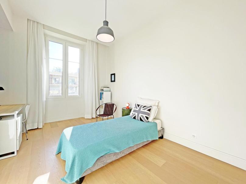 Apartment with 6 rooms of 147 ㎡ - Beautiful building