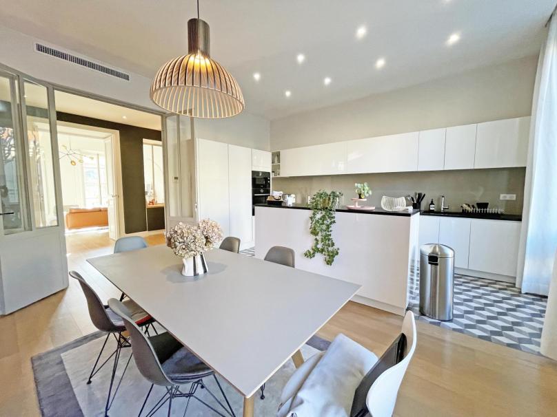 Wohnung mit 6 Zimmern auf 147 ㎡ – Wunderschönes Gebäude