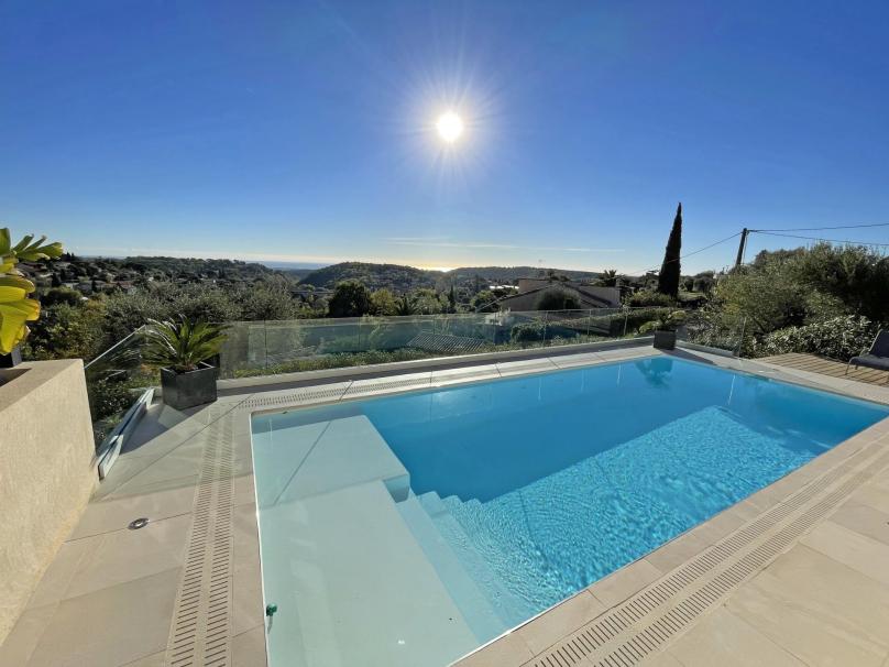 Vence Exklusivität – Zeitgenössische Villa mit Swimming Pool