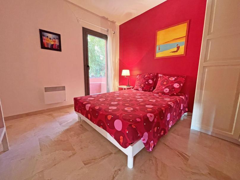 Moderne Villa von 220 ㎡ mit Pool und Meerblick