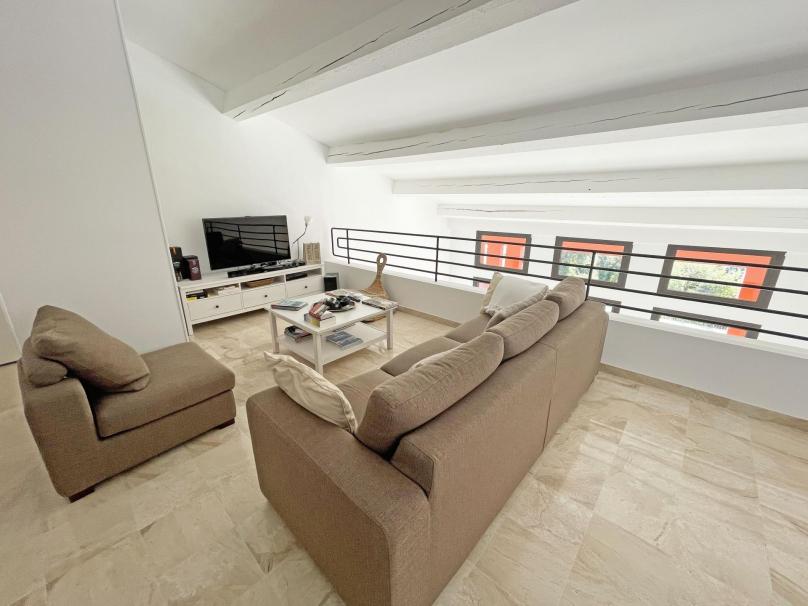 Moderne Villa von 220 ㎡ mit Pool und Meerblick