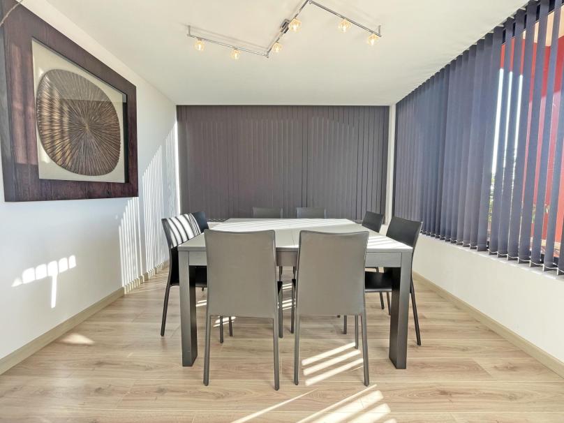 Moderne Villa von 220 ㎡ mit Pool und Meerblick